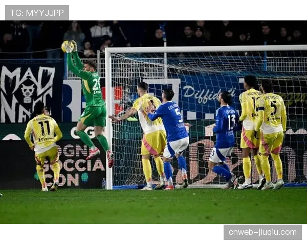 尤文图斯主场0-2负于科莫，遭遇联赛三连败，距离前四仅差1分